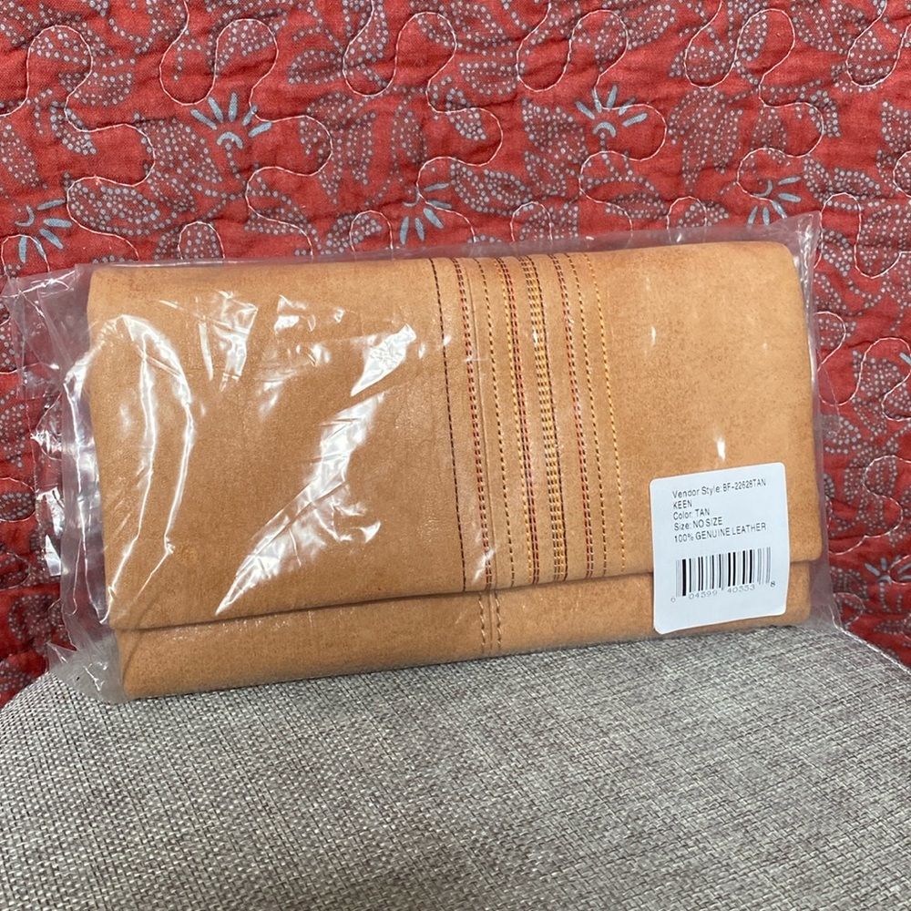 Women’s Hobo Keen wallet